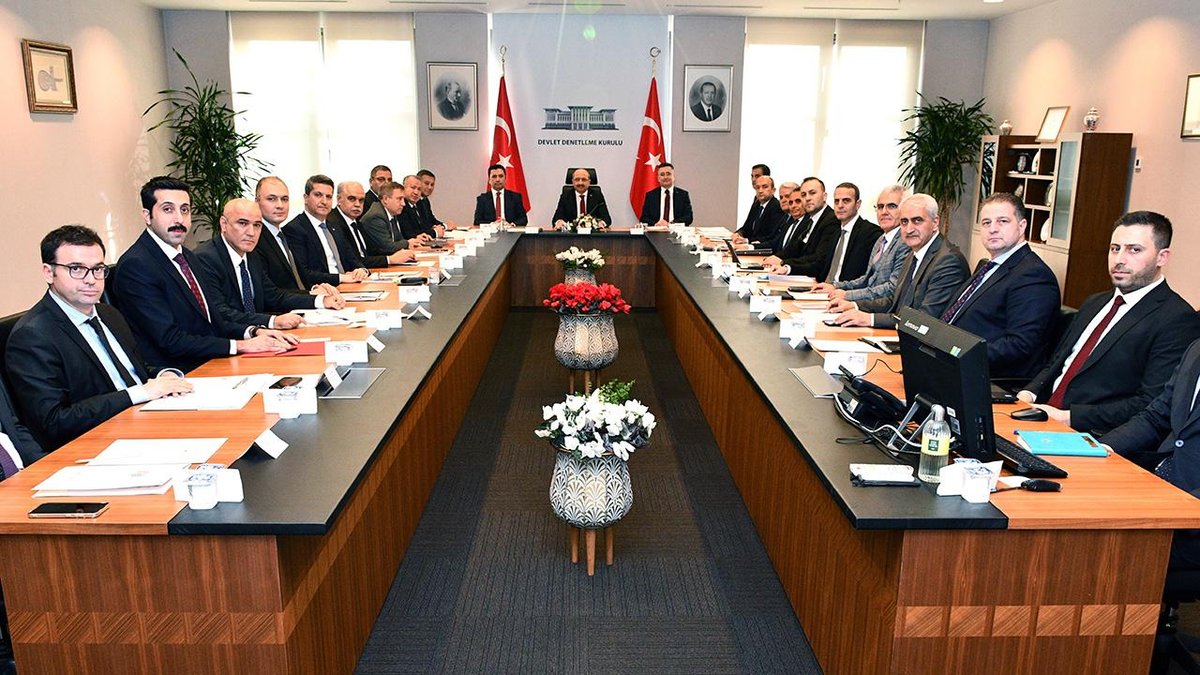 "Cumhurbaşkanlığı Külliyesi'nde denetim ve kontrol değerlendirme oturumu"