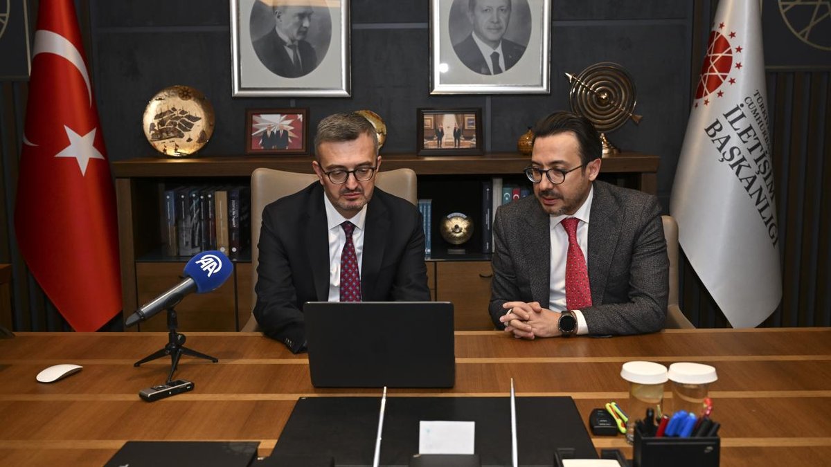 İletişim Başkanı Duran, AA'nın Yılın Kareleri oylamasına katıldı