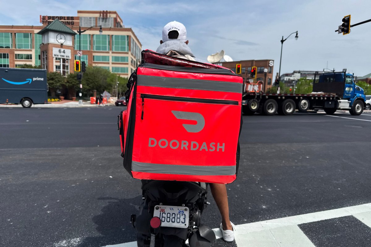 DoorDash is giving drivers gas 'relief payments' as prices at the pump near $4 a gallon