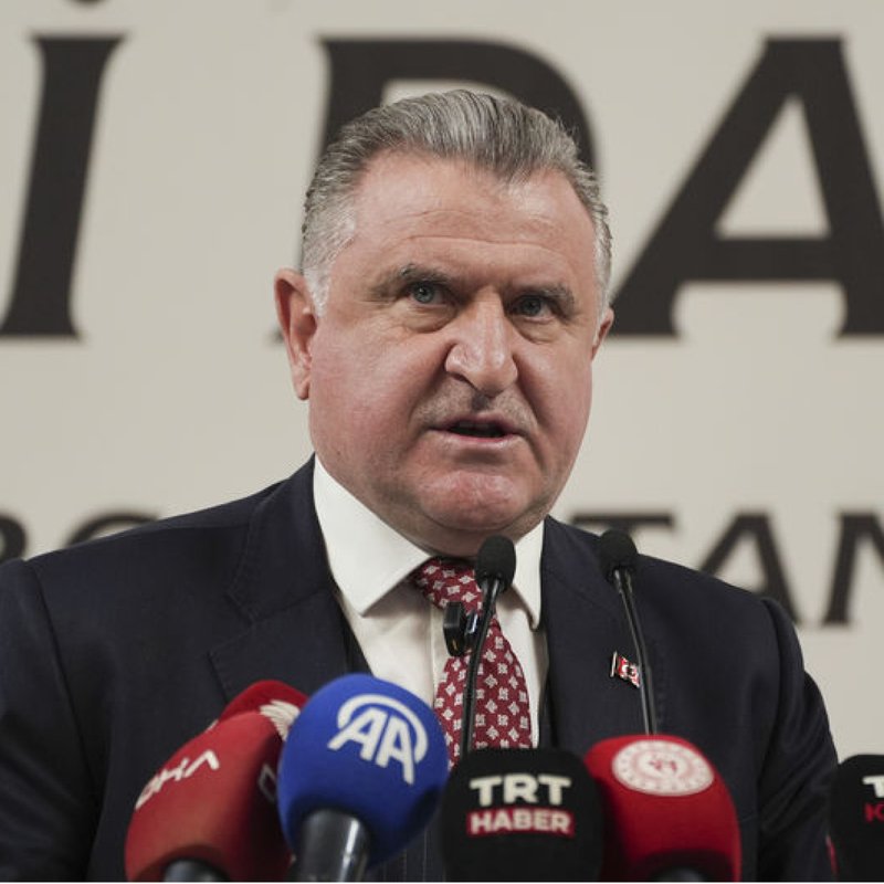 "Bakan Bak, ulusal sporculara destek verdi!"