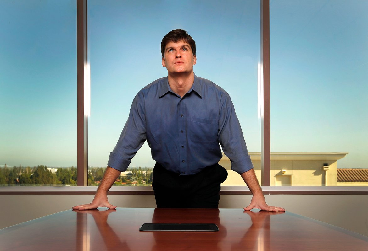 'Big Short' Michael Burry says the bulletproof AI narrative reminds him of the dot-com and housing bubbles
