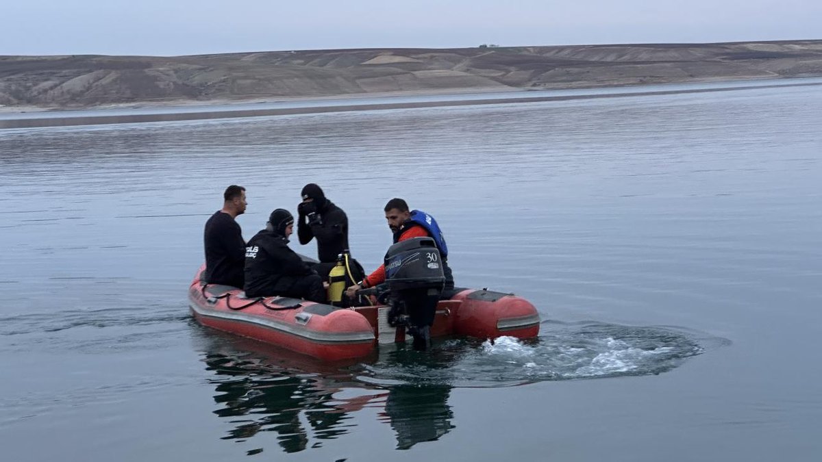 Adıyaman'da şişme botun devrilmesi sonucu bir kişi kayboldu