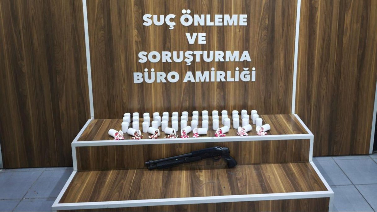İzmir'de gerçekleştirilen operasyonda 2.550: adet uyuşturucu hap bulundu