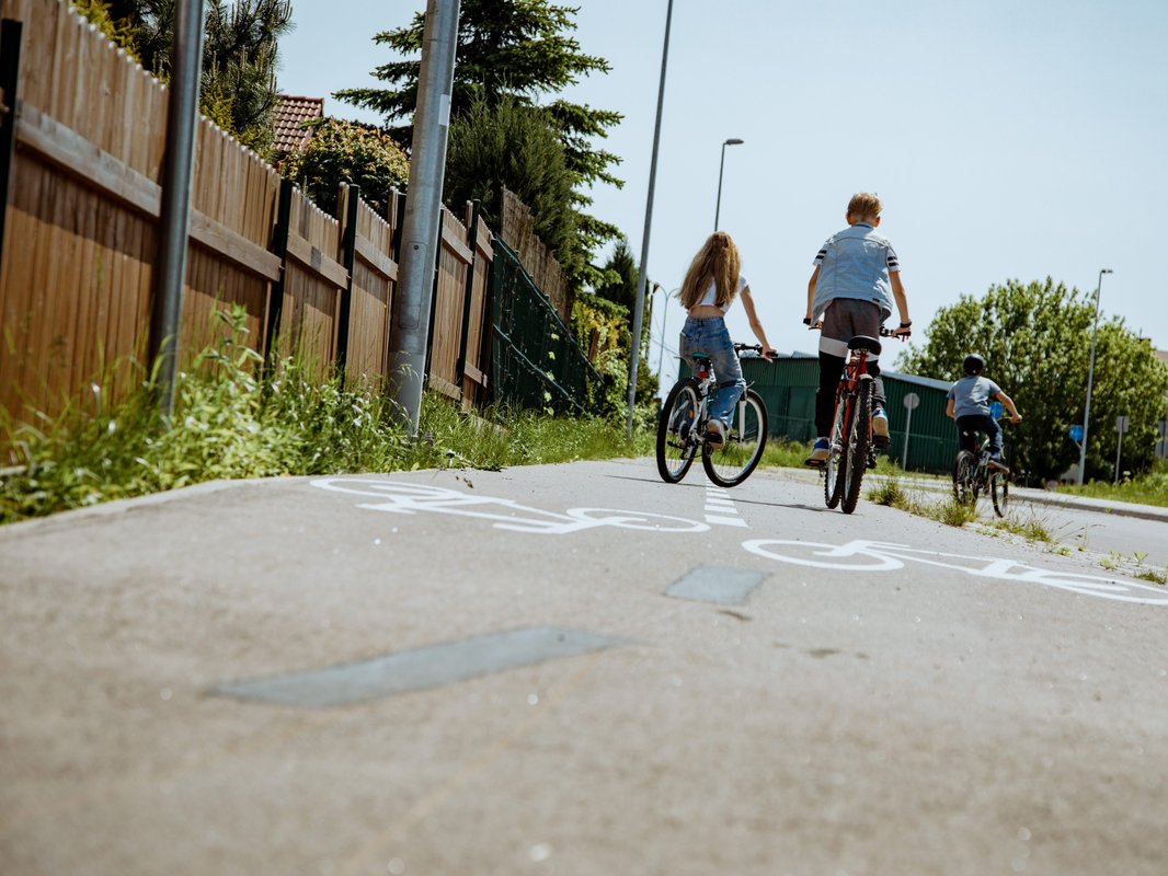 I let my 8-year-old son roam the neighborhood freely. Other parents nearby are starting to let their kids do the same.