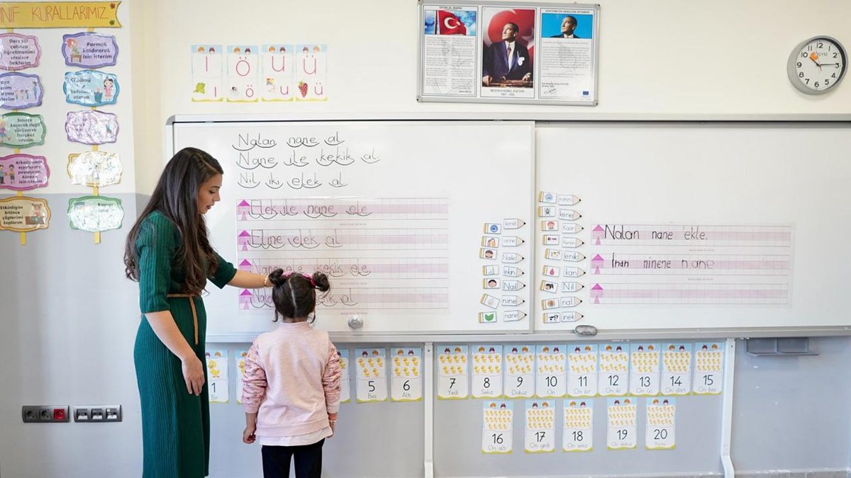 "Öğretmenlik Kariyerinde İlerlemek İçin Basamaklar Rehberi Yayınlandı"