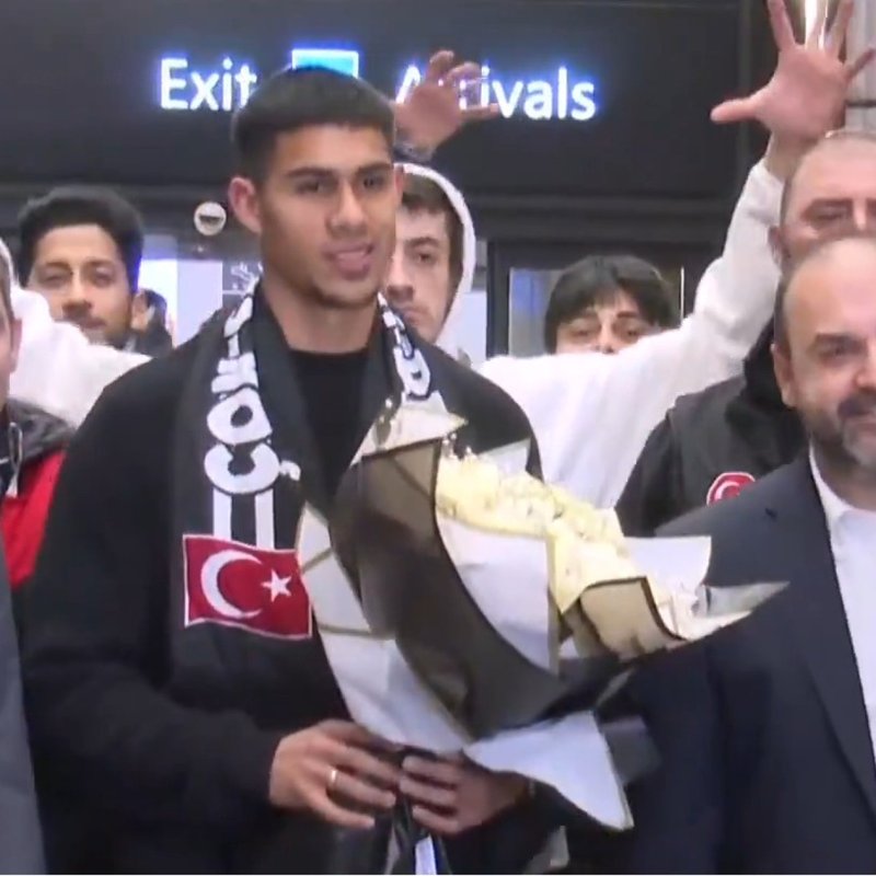 "Beşiktaş'ın kadrosuna katılan Devis Vasquez, İstanbul'a geldi!"