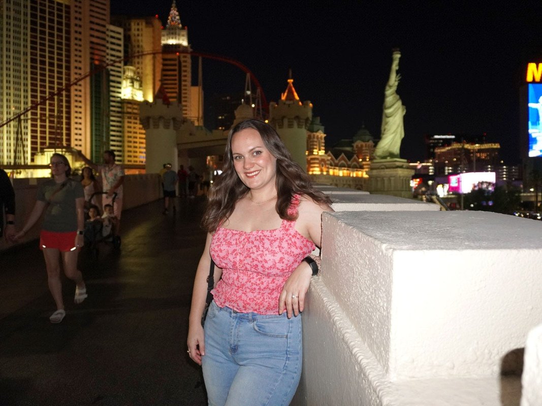 We tried one of Las Vegas' new all-inclusive deals. From show tickets to meals, the $518 package was a great value.