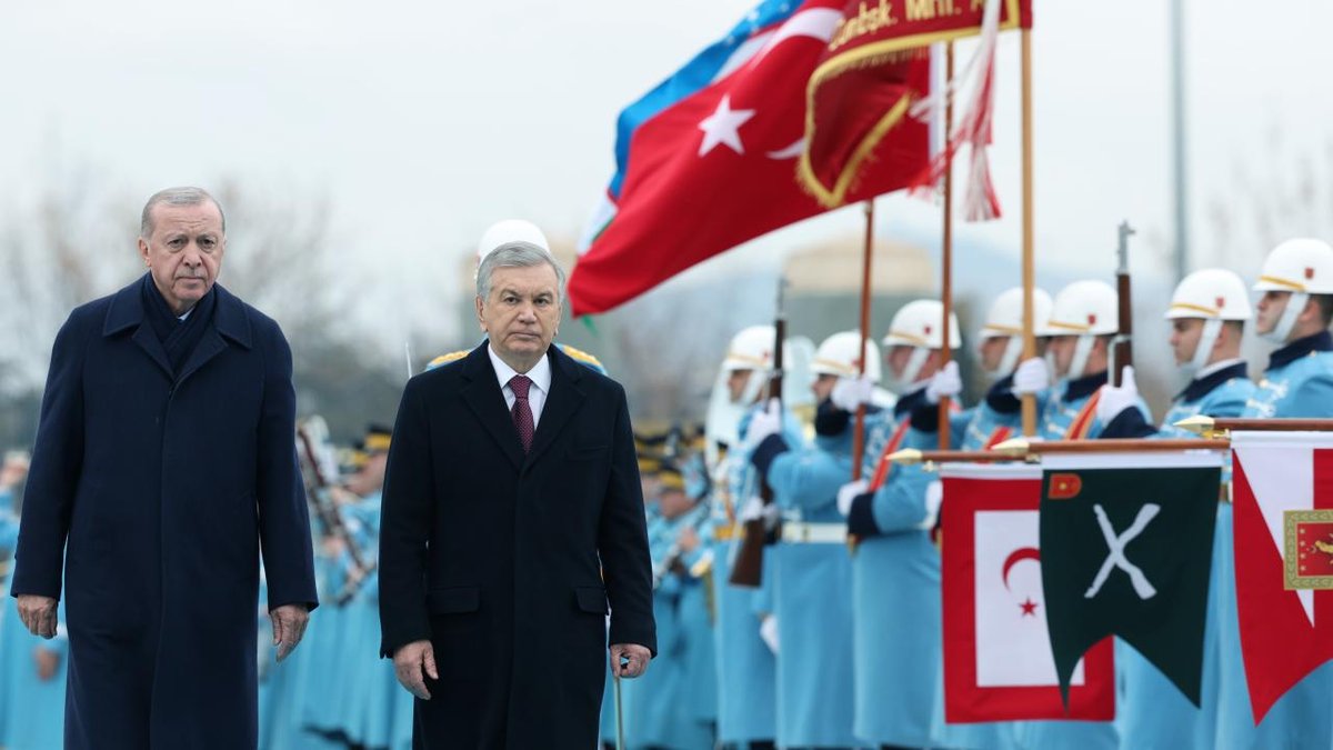 Özbekistan lideri Mirziyoyev: Türkiye, küresel jeopolitik güç merkezlerinden biri olma yolunda ilerliyor.