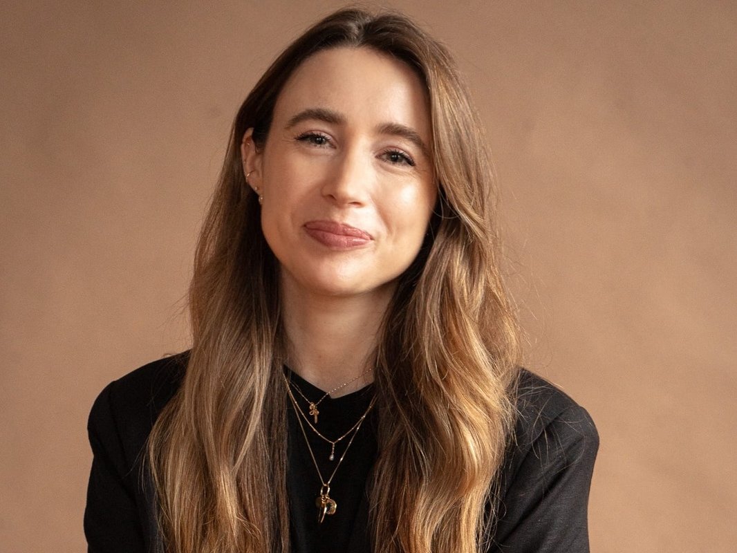 I blew up my comfortable life in 2019. It: led me to build a six-figure business and portfolio career.