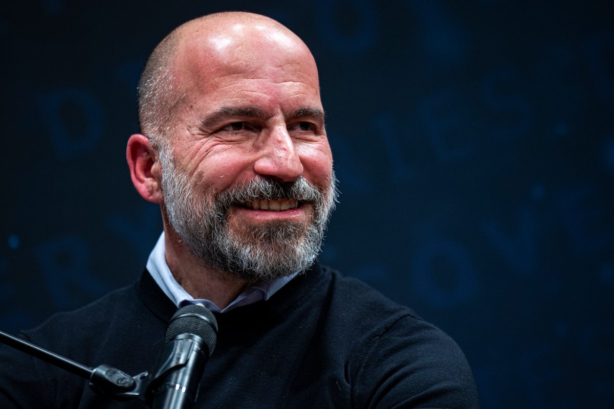Uber'in CEO'su, robotaksi rekabetinin: yalnızca yolculuk hizmetleriyle kazanılmayacağına inanıyor.