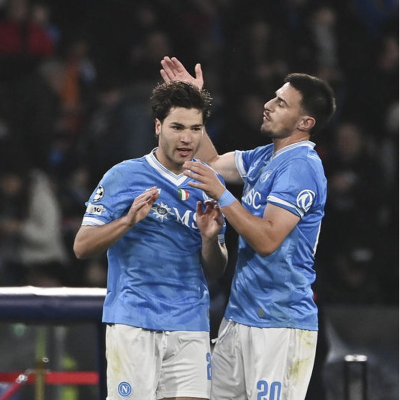 Napoli, Fiorentina karşısında iki: farklı galibiyet elde etti.