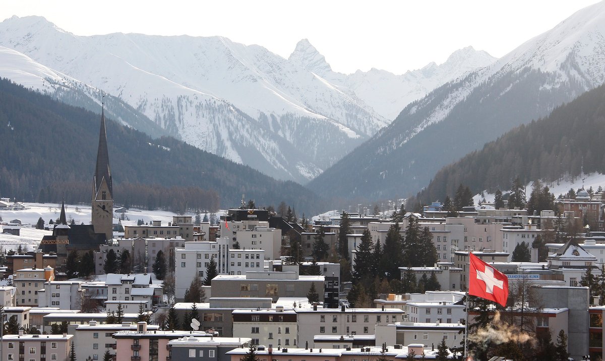 "Milyonerler, Davos'taki liderlerden zenginleri vergilendirmelerini talep etti"