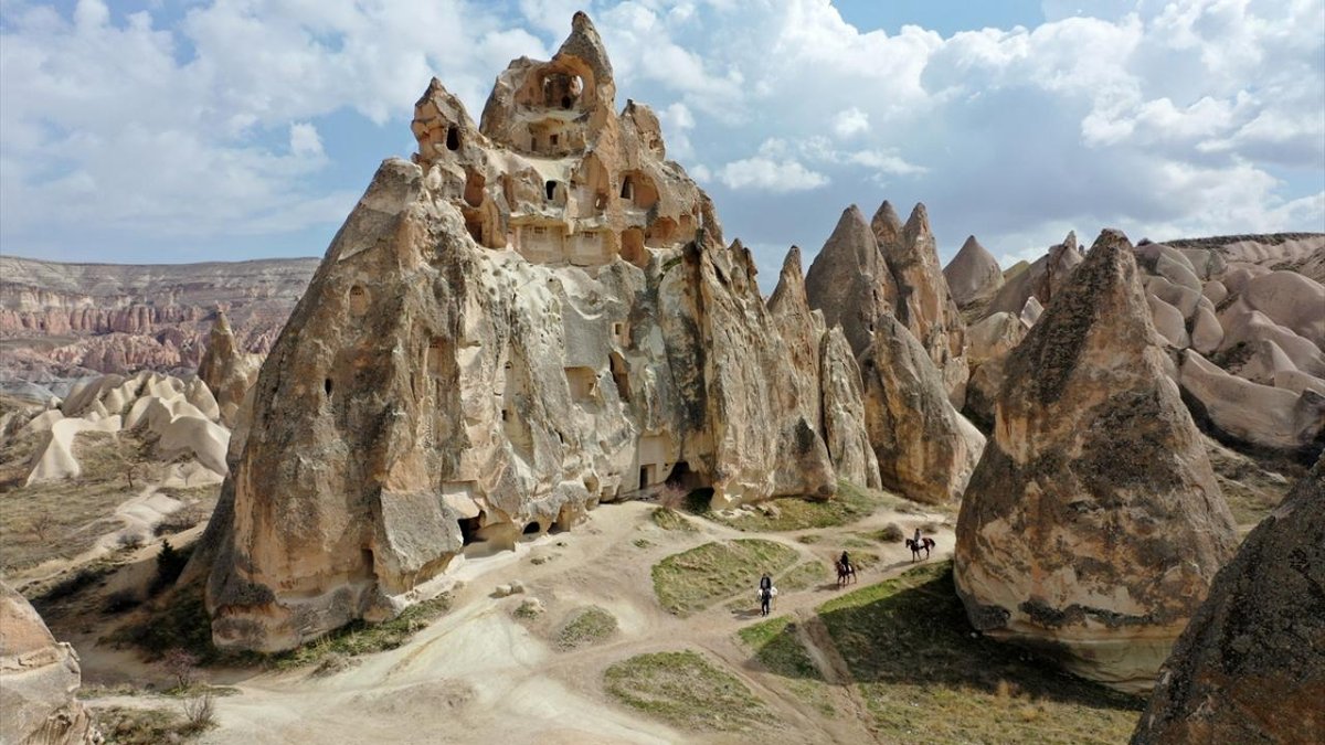 "2024 Yılında Turizm Sektöründeki Toplam Harcama 3,8 Trilyon Lirayı Aştı"