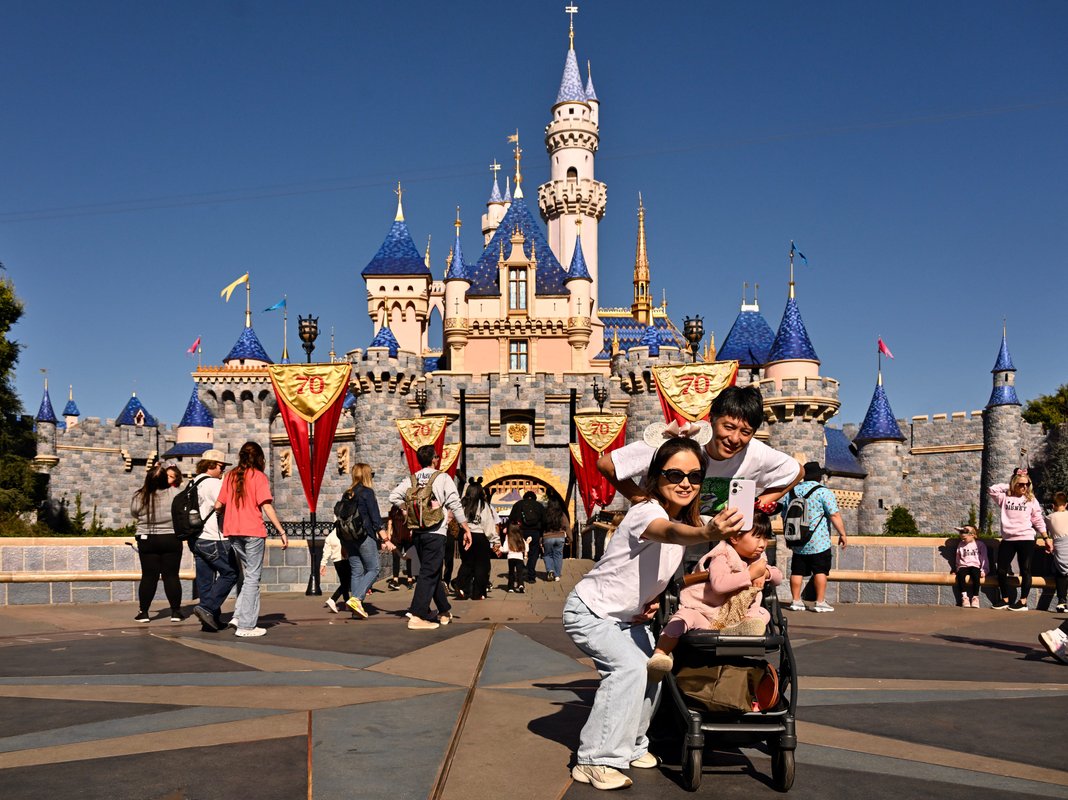"Disney, uluslararası seyahat daralmasından kaçış yolu bulamıyor"