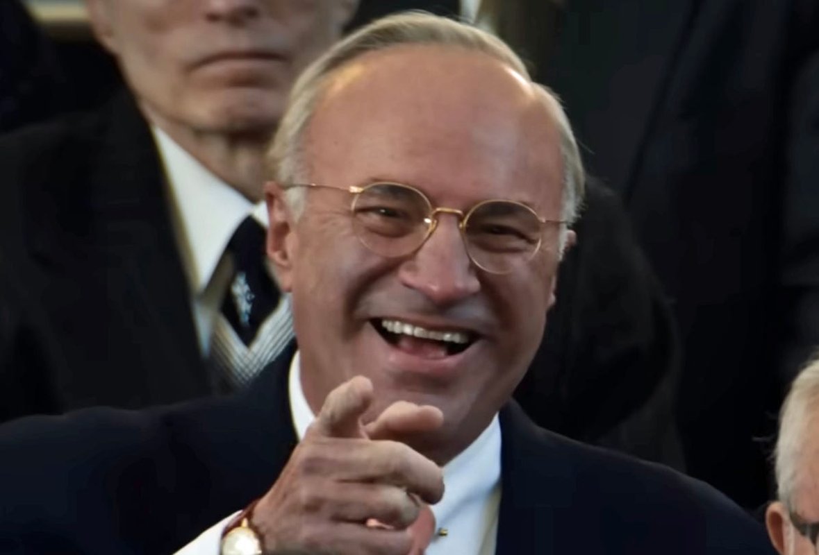 Kevin O'Leary, 'Marty Supreme' adlı projede vampir konuşmasını geliştirdiğini ve gerçek dişler takmayı düşündüğünü açıkladı.