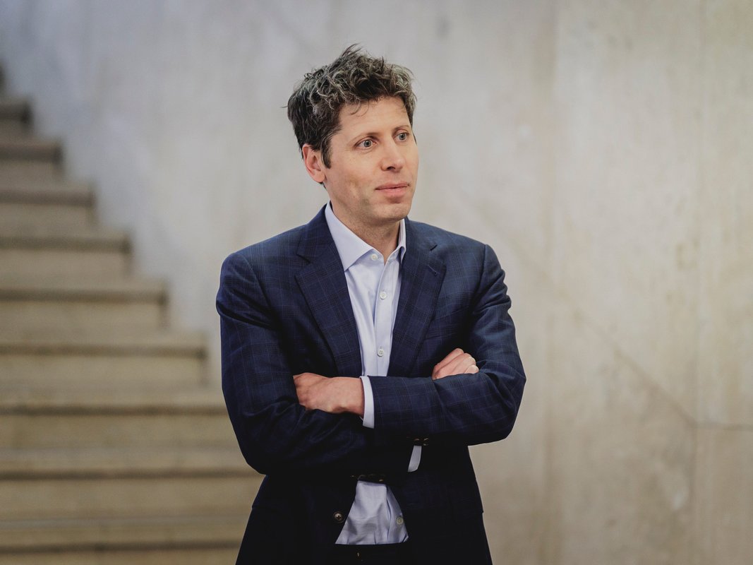"Sam Altman, OpenAI'nin birçok kez 'kırmızı alarm'a geçtiğini ve tekrar geçeceğini açıkladı."