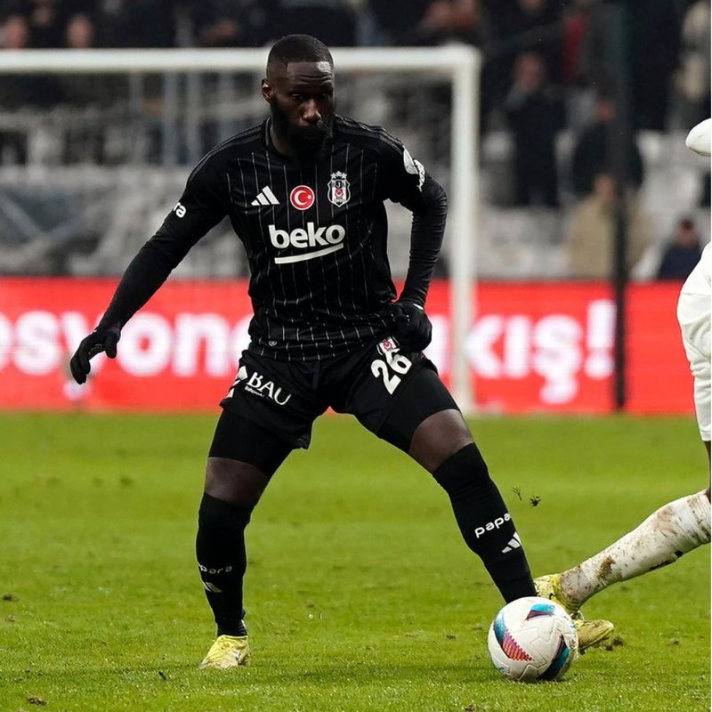 "Eski Beşiktaş futbolcusundan: takım değiştirme kararı geldi!"