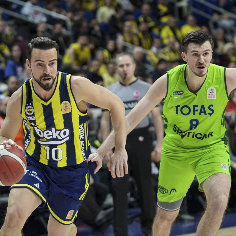 "Fenerbahçe Beko, kendi sahasında galip gelerek liderlik koltuğuna oturdu"