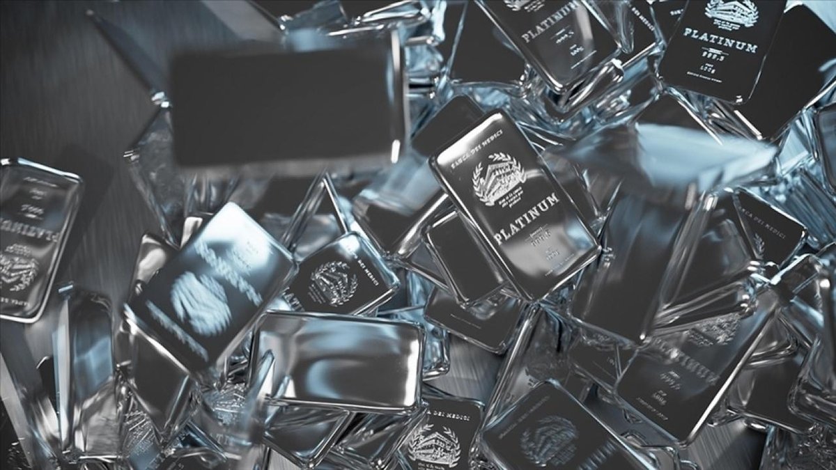 "Platinin ons fiyatı 2.500 doları geçerek yeni bir zirveye ulaştı"