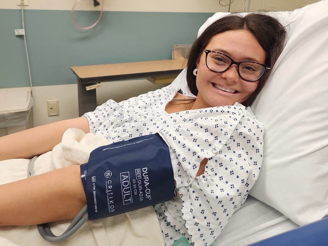 A 20-year-old woman had waves of stomach pain for months. She was eventually diagnosed with stage 2 colon cancer.