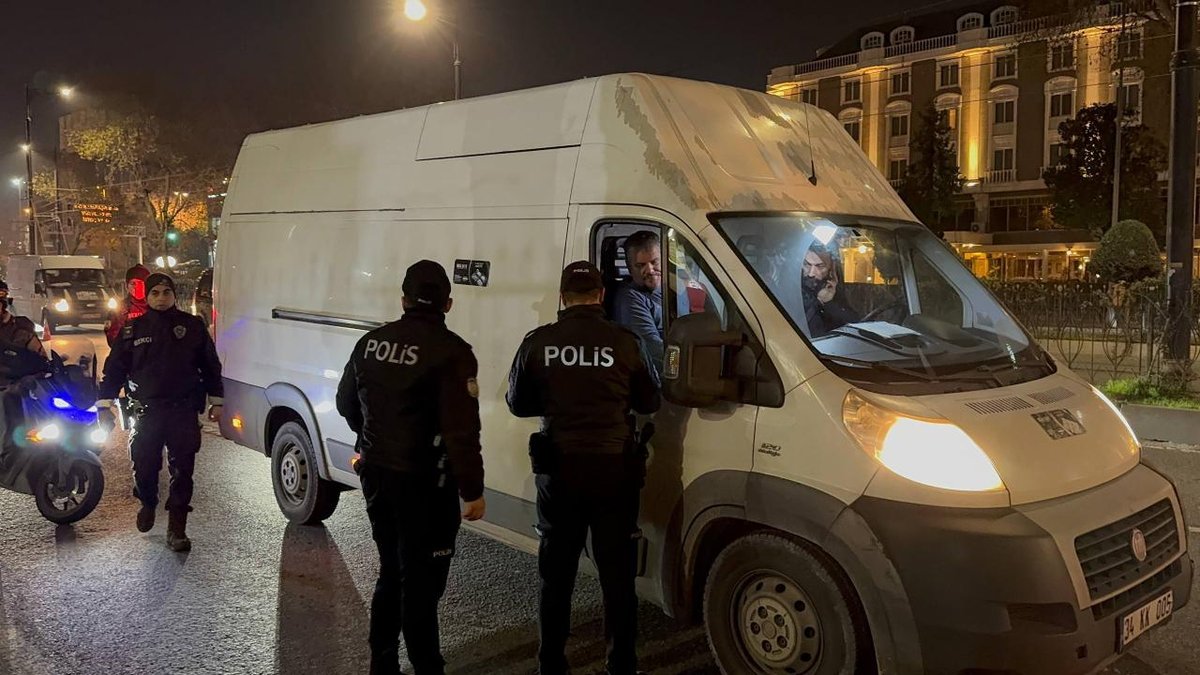 "Huzur İstanbul projesi kapsamında bin: yüz iki kişi gözaltına alındı"