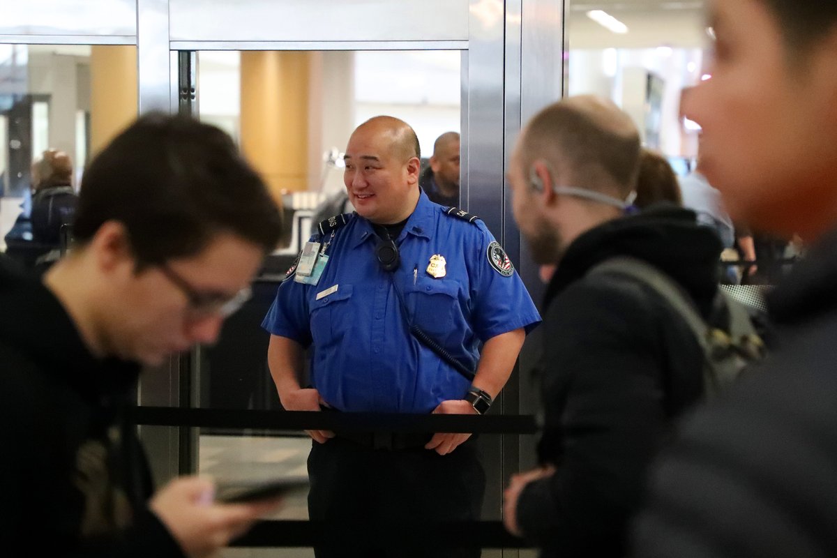 These 20 airports don't use TSA screeners and are avoiding the travel chaos